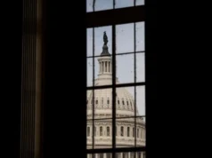 После годичных злоупотреблений Трампа законодательная власть проявила немного гордости